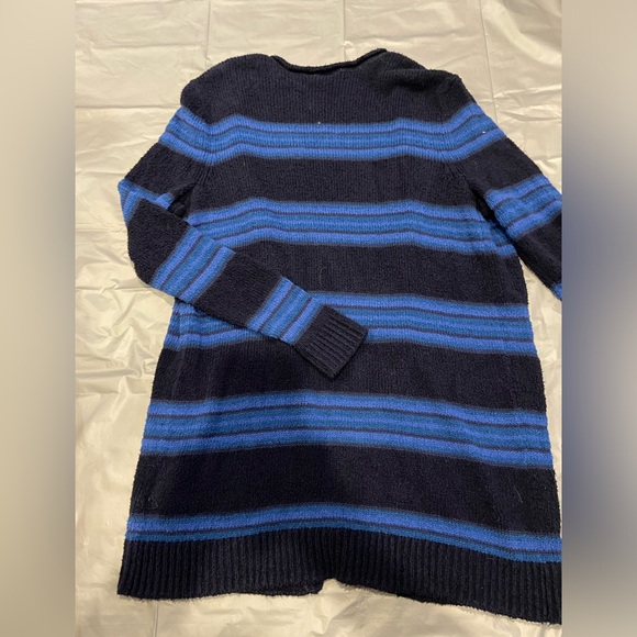 Striped Gap Cardigan - Picture 4 of 7